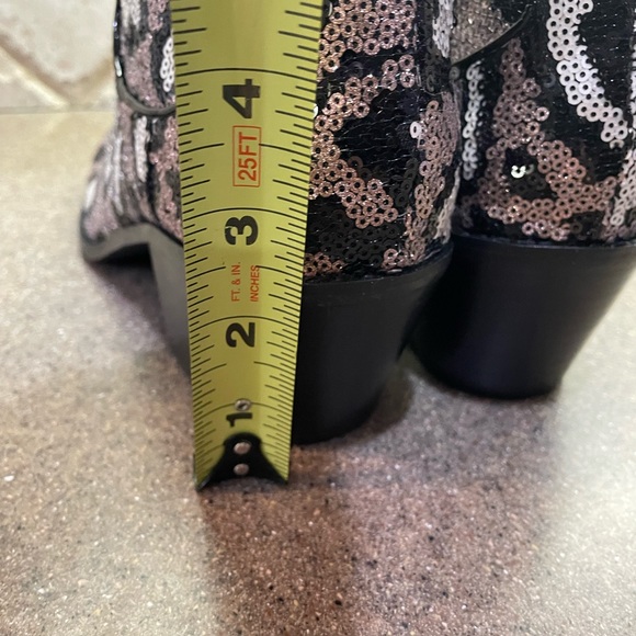 🆕Betsey Johnson💋 “Lucki” Leopard Sequin Western Boots - Picture 10 of 13